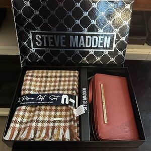 Steve Madden Brown and Rust Accessory Set